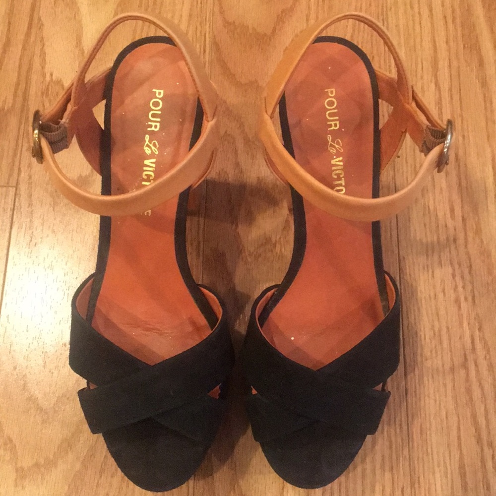 Pour La Victoire heels